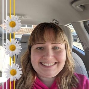 Meet your Posher, Maura